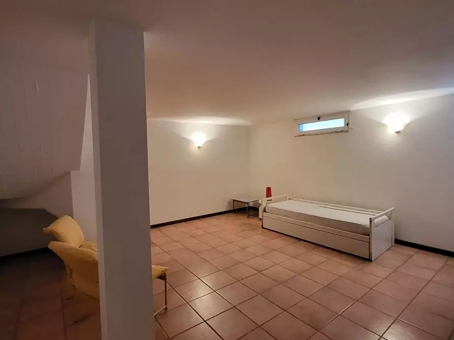 Immagine 9 di Villetta a schiera in vendita  a Massa