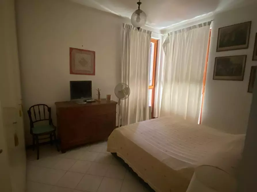 Immagine 10 di Villa in vendita  a Massa