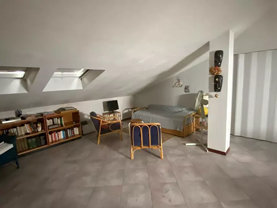 Immagine 18 di Villa in vendita  a Massa