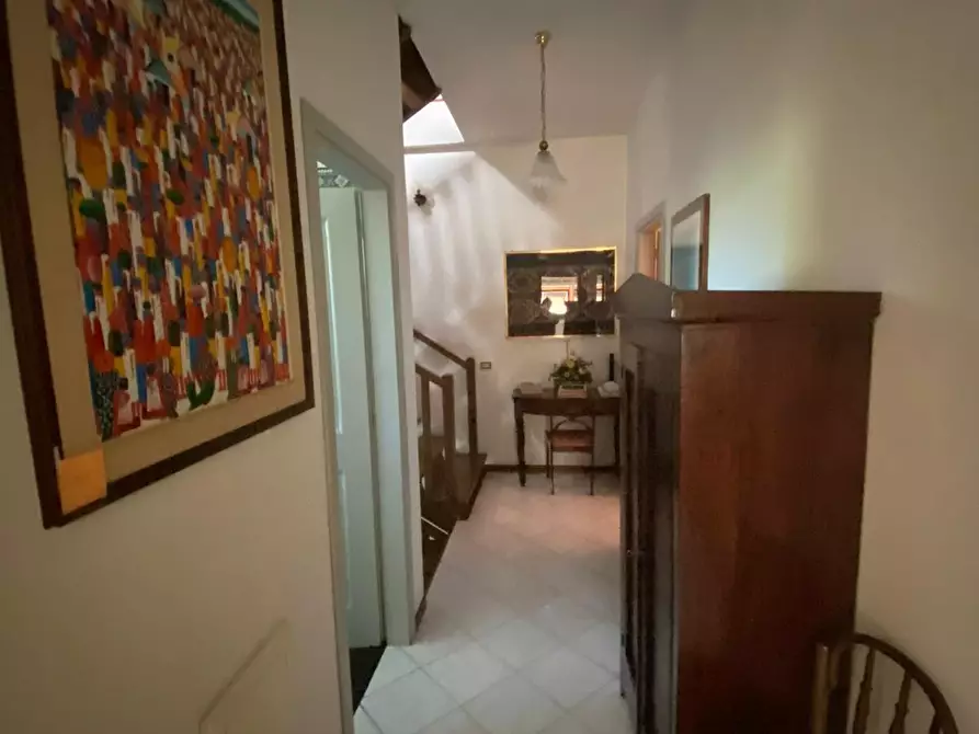 Immagine 15 di Villa in vendita  a Massa