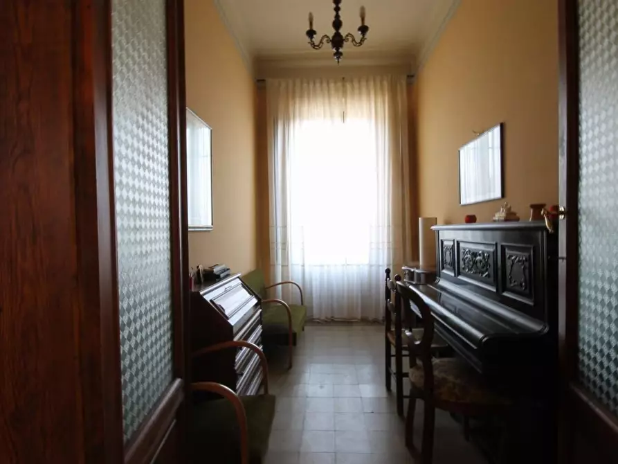 Immagine 25 di Villa in vendita  a Capannori