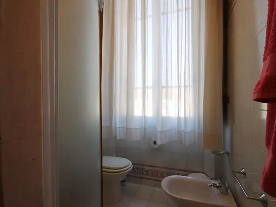 Immagine 28 di Villa in vendita  a Capannori