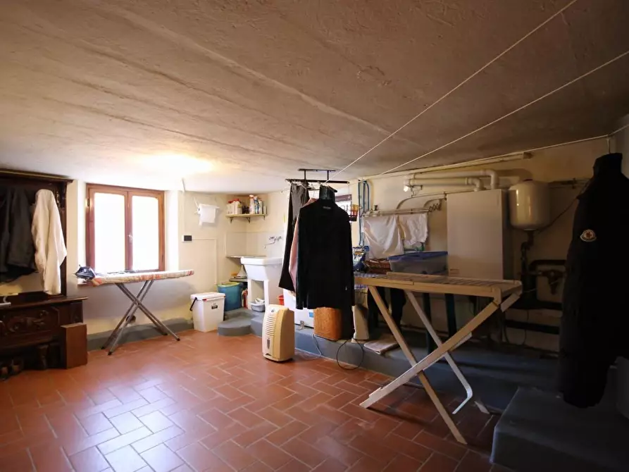 Immagine 33 di Villa in vendita  a Capannori