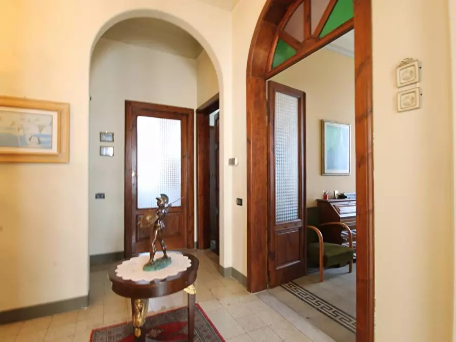 Immagine 24 di Villa in vendita  a Capannori