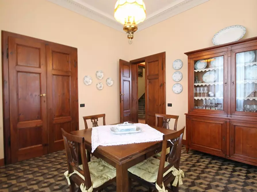 Immagine 17 di Villa in vendita  a Capannori