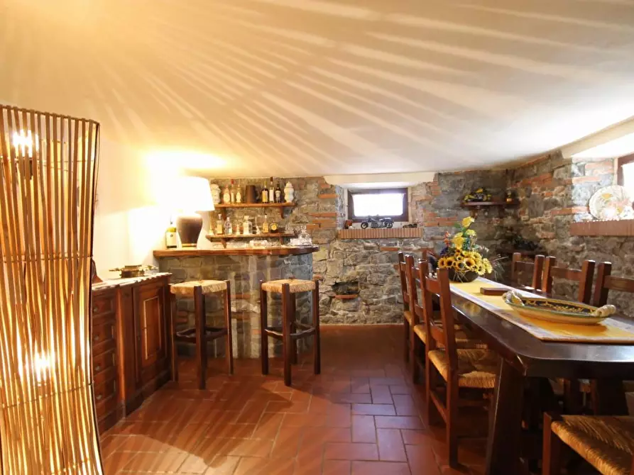 Immagine 32 di Villa in vendita  a Capannori