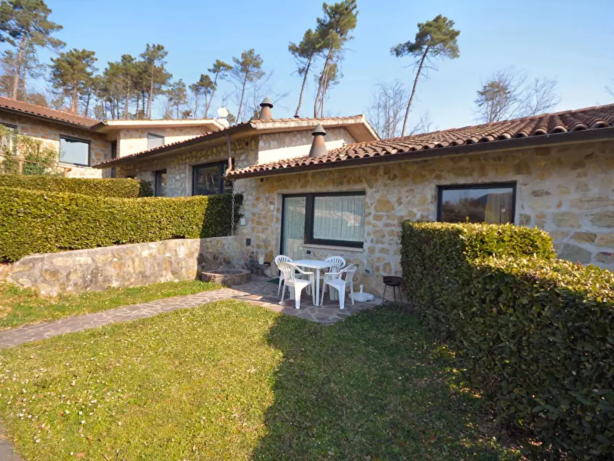 Immagine 16 di Appartamento in vendita  a Lucca