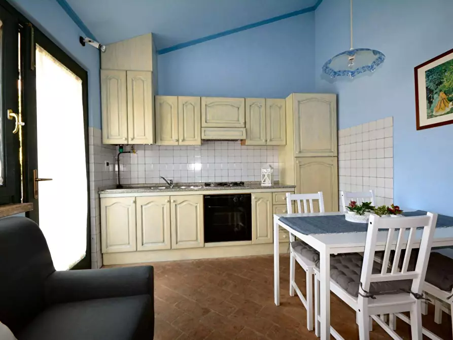 Immagine 4 di Appartamento in vendita  a Lucca