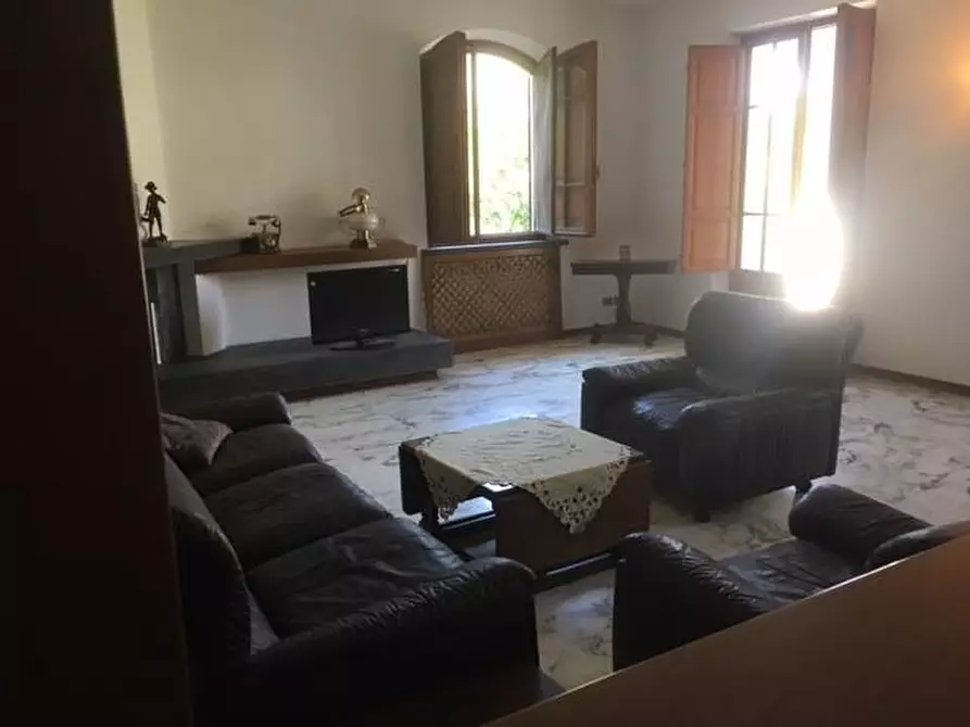 Immagine 6 di Villa in vendita  a Cascina
