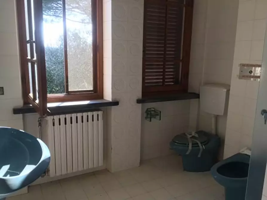 Immagine 27 di Villa in vendita  a Cascina