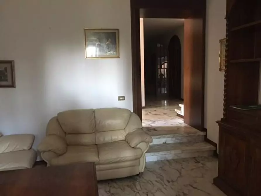 Immagine 19 di Villa in vendita  a Cascina