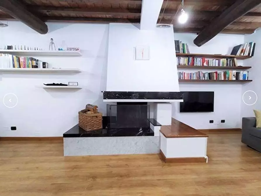 Immagine 8 di Casa semindipendente in vendita  a Carrara