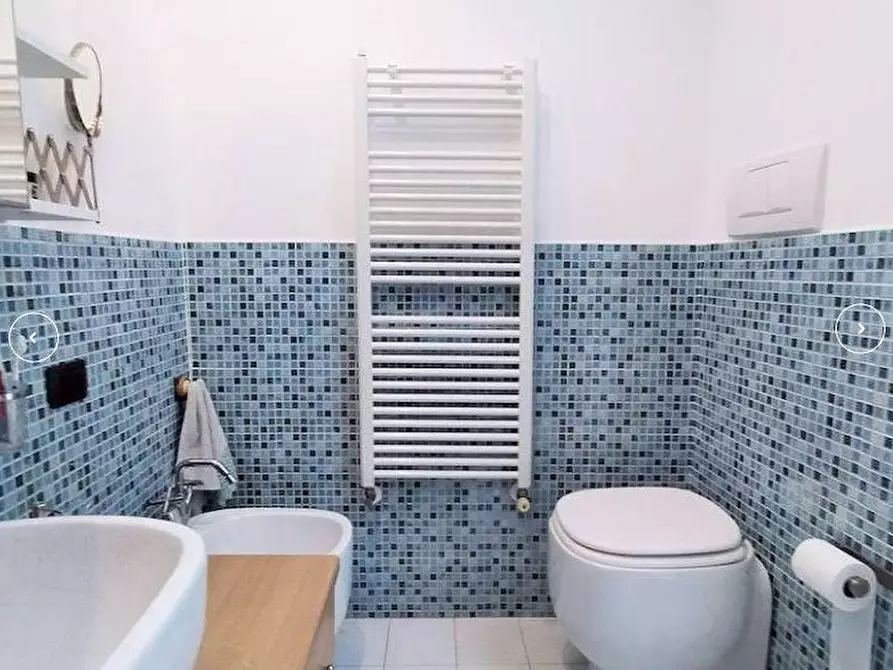 Immagine 11 di Casa semindipendente in vendita  a Carrara