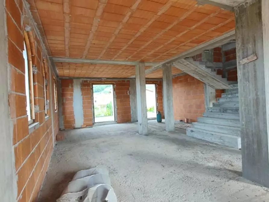 Immagine 10 di Villa in vendita  a Montignoso