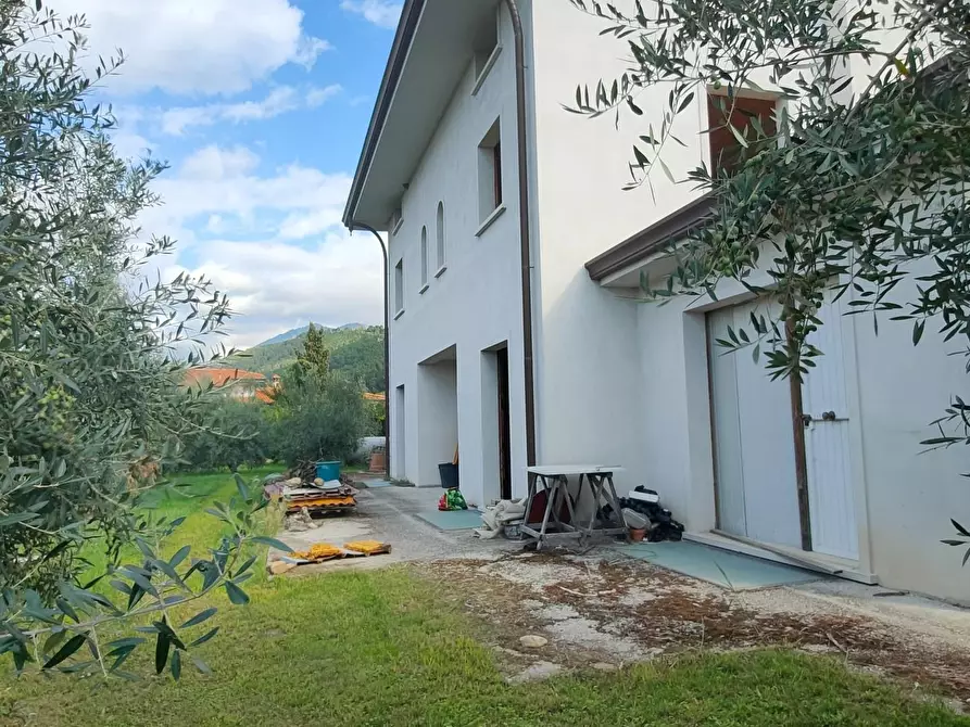 Immagine 6 di Villa in vendita  a Montignoso