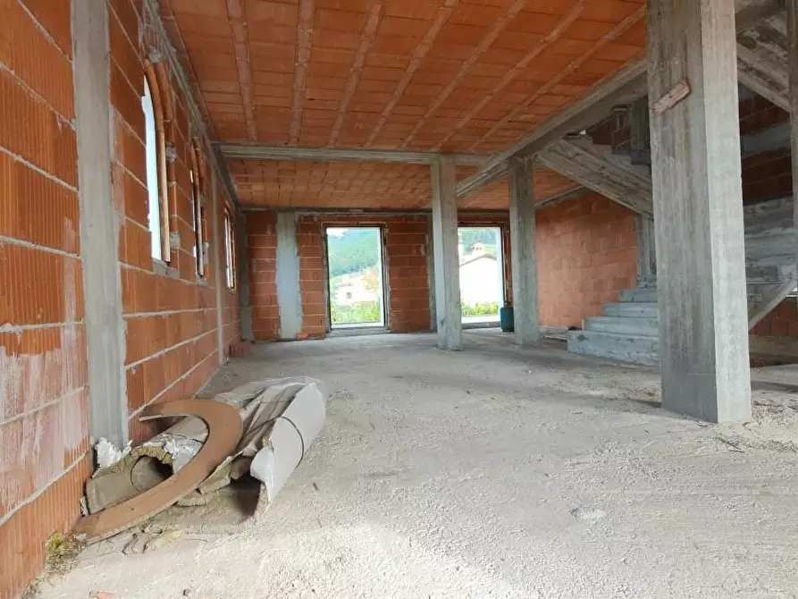 Immagine 11 di Villa in vendita  a Montignoso