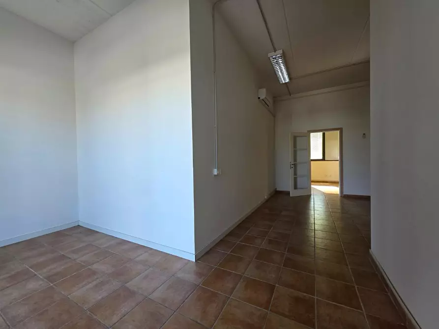 Immagine 3 di Ufficio in vendita  a Casciana Terme Lari