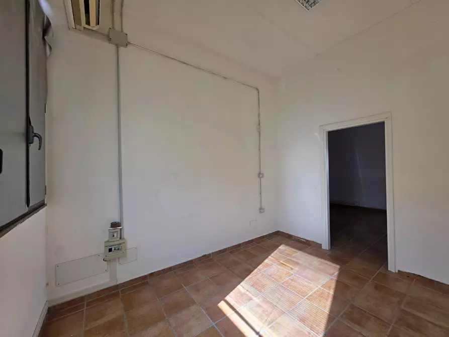 Immagine 9 di Ufficio in vendita  a Casciana Terme Lari
