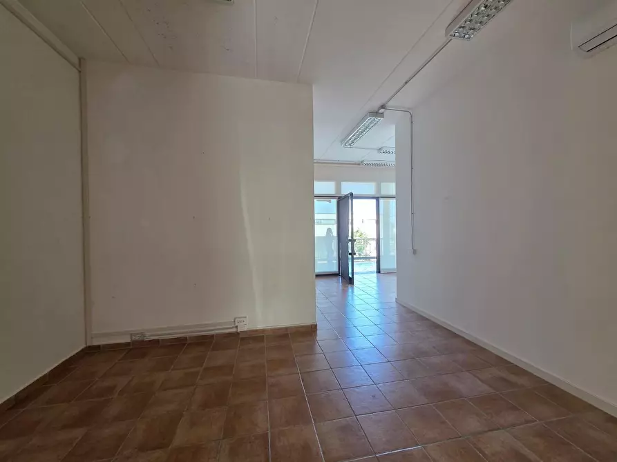 Immagine 10 di Ufficio in vendita  a Casciana Terme Lari