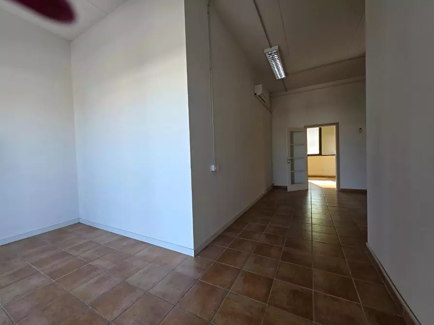 Immagine 2 di Ufficio in vendita  a Casciana Terme Lari