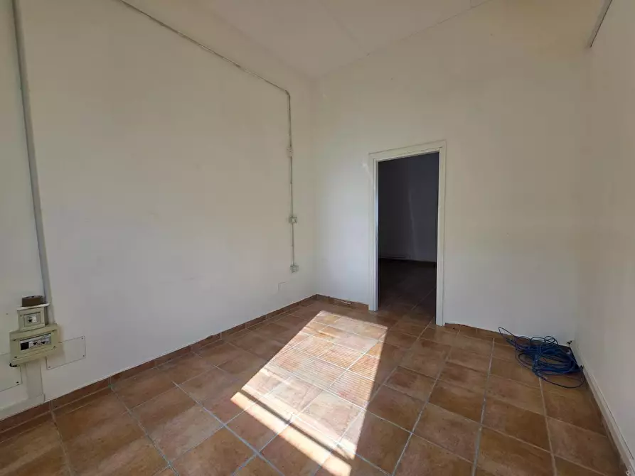 Immagine 8 di Ufficio in vendita  a Casciana Terme Lari
