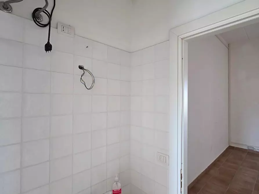 Immagine 15 di Ufficio in vendita  a Casciana Terme Lari