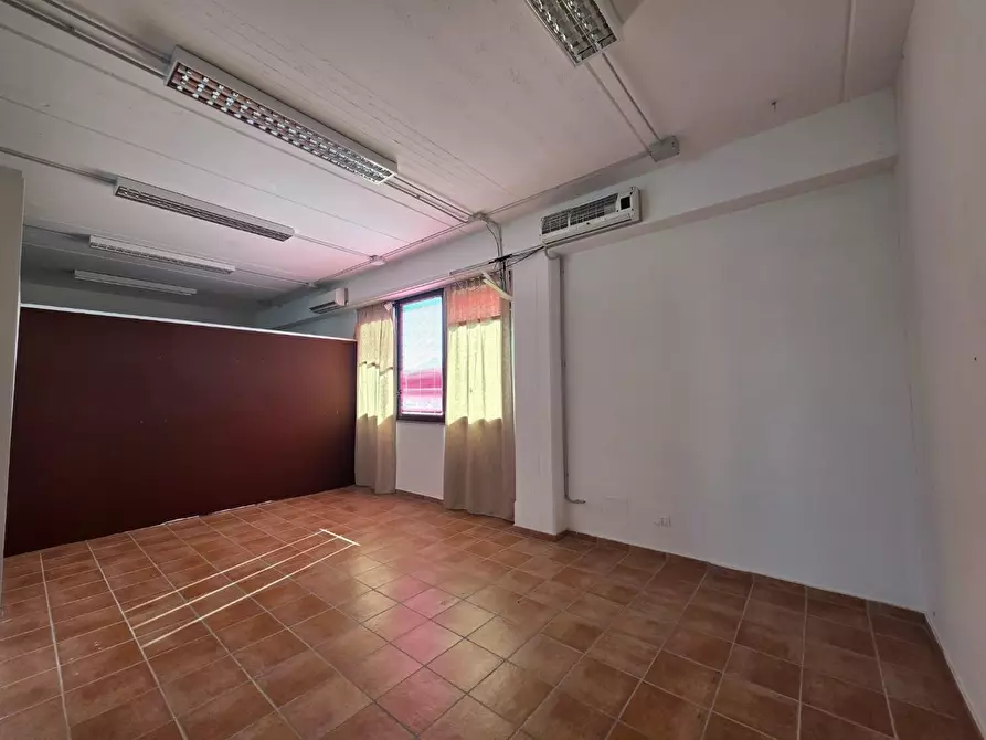 Immagine 8 di Locale commerciale in vendita  a Casciana Terme Lari