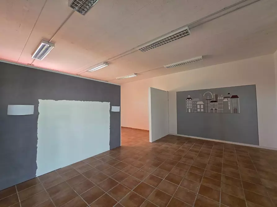 Immagine 7 di Locale commerciale in vendita  a Casciana Terme Lari
