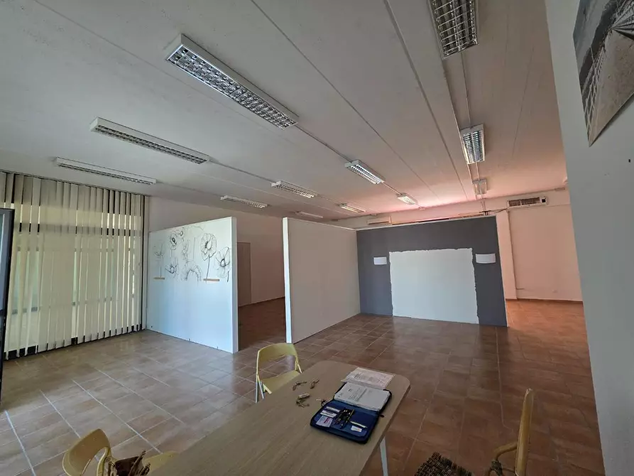 Immagine 1 di Locale commerciale in vendita  a Casciana Terme Lari