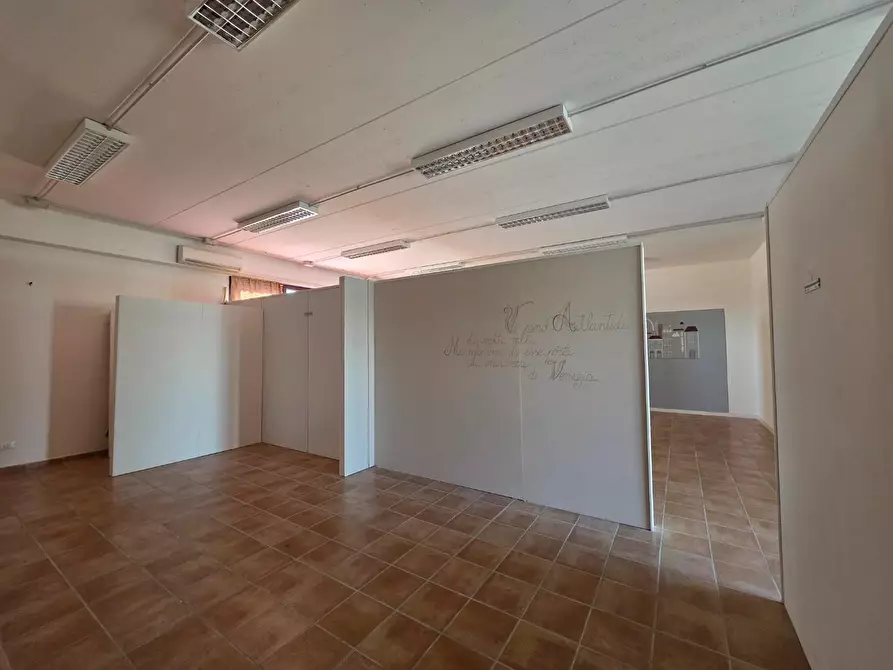 Immagine 6 di Locale commerciale in vendita  a Casciana Terme Lari