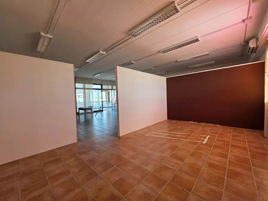 Immagine 10 di Locale commerciale in vendita  a Casciana Terme Lari