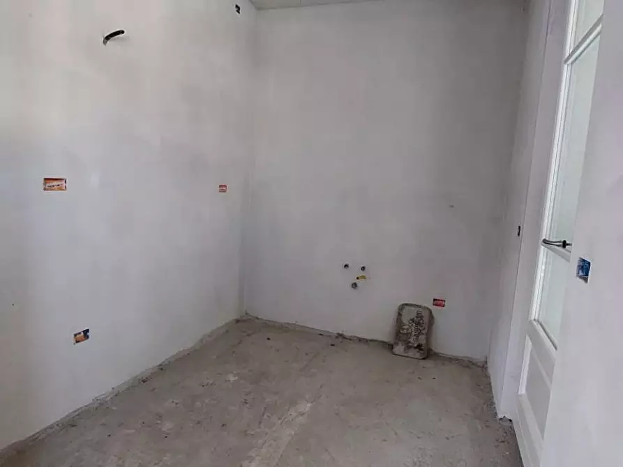 Immagine 7 di Casa trifamiliare in vendita  a Camaiore