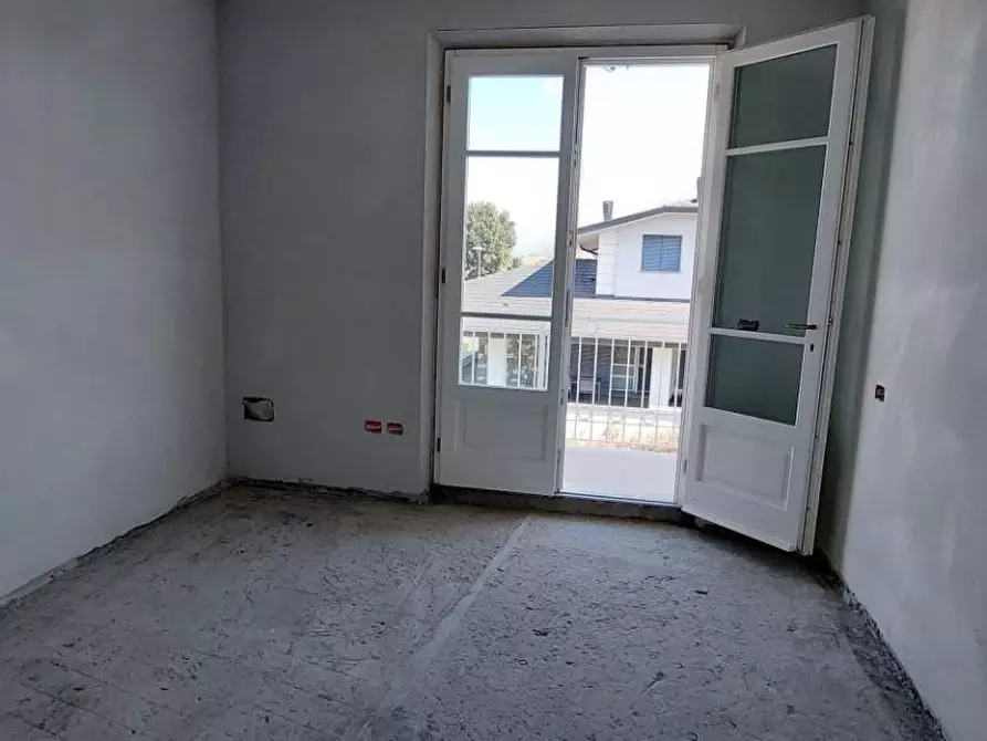 Immagine 25 di Casa trifamiliare in vendita  a Camaiore