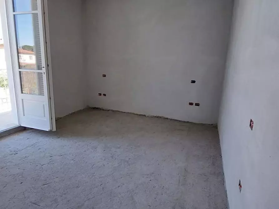 Immagine 26 di Casa trifamiliare in vendita  a Camaiore
