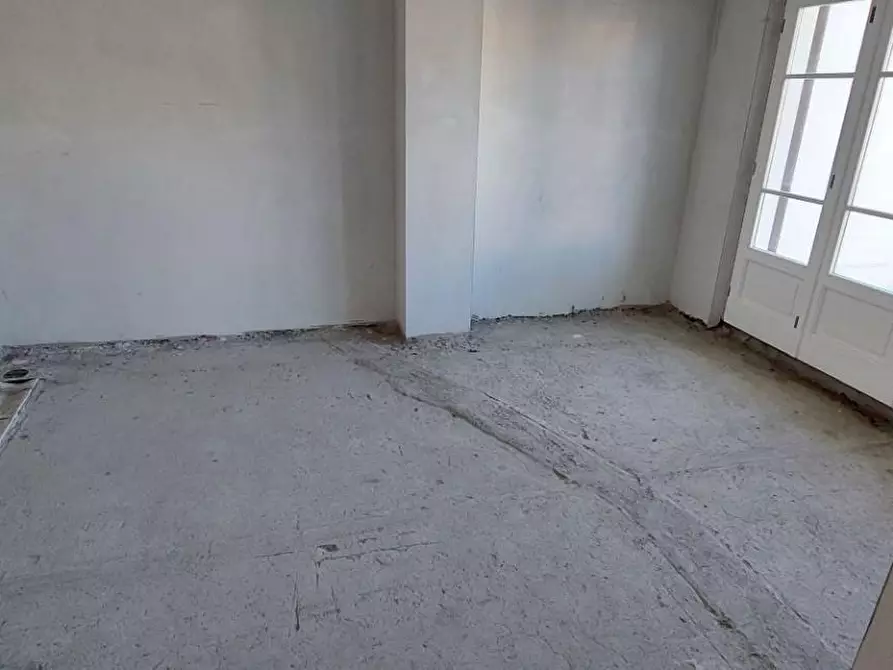 Immagine 14 di Casa trifamiliare in vendita  a Camaiore