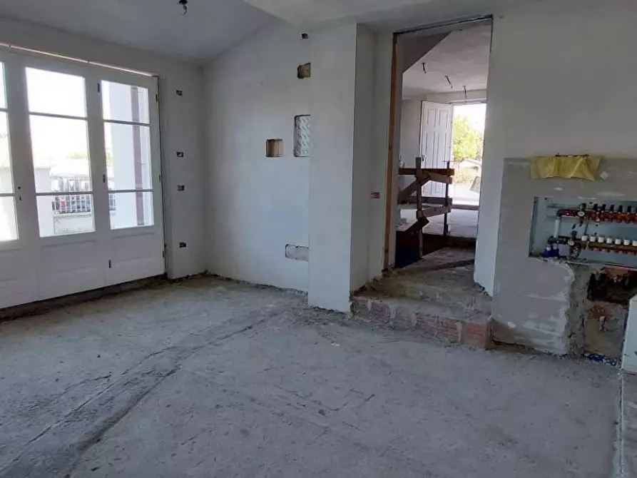 Immagine 16 di Casa trifamiliare in vendita  a Camaiore