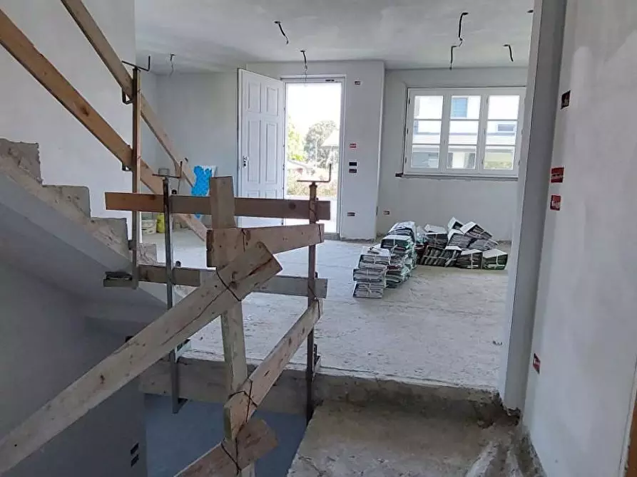 Immagine 12 di Casa trifamiliare in vendita  a Camaiore