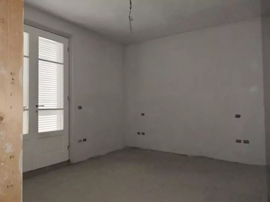 Immagine 31 di Casa trifamiliare in vendita  a Camaiore