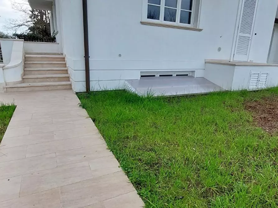 Immagine 45 di Casa trifamiliare in vendita  a Camaiore