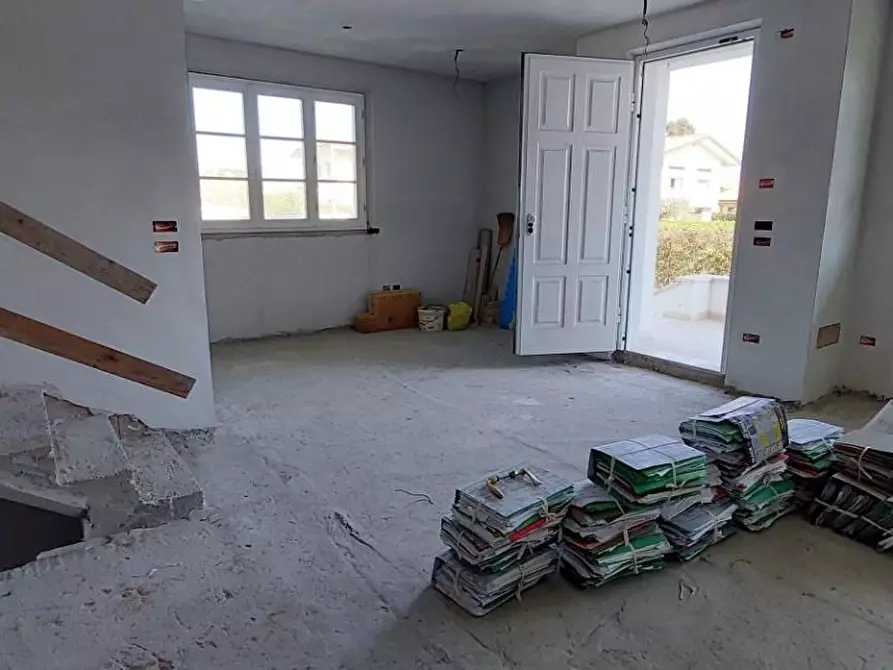 Immagine 5 di Casa trifamiliare in vendita  a Camaiore
