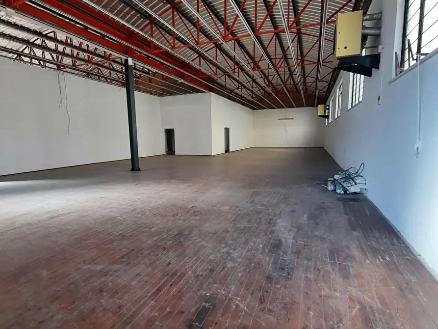 Immagine 17 di Appartamento in vendita  a Cascina