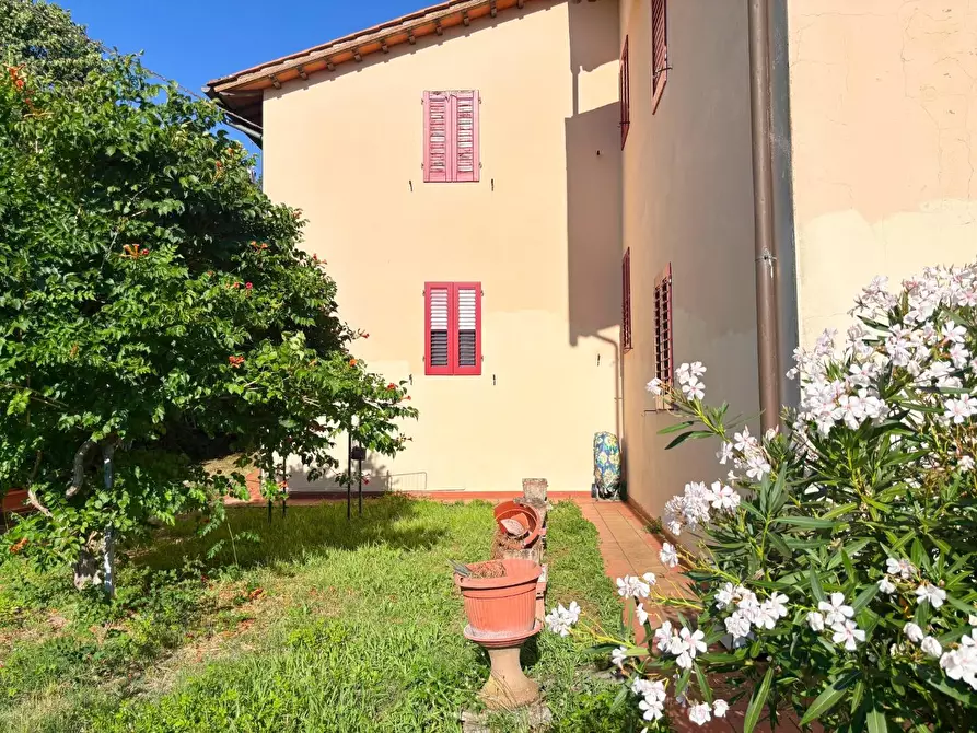 Immagine 35 di Villa in vendita  a Vinci