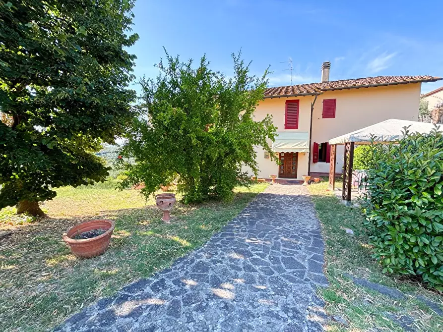 Immagine 1 di Villa in vendita  a Vinci