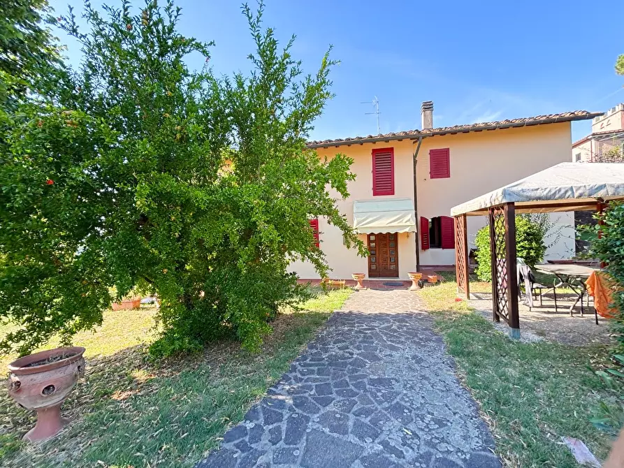 Immagine 31 di Villa in vendita  a Vinci