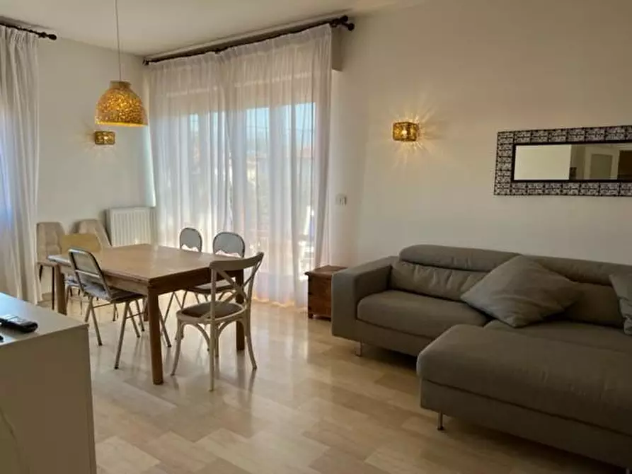 Immagine 2 di Appartamento in affitto  a Camaiore
