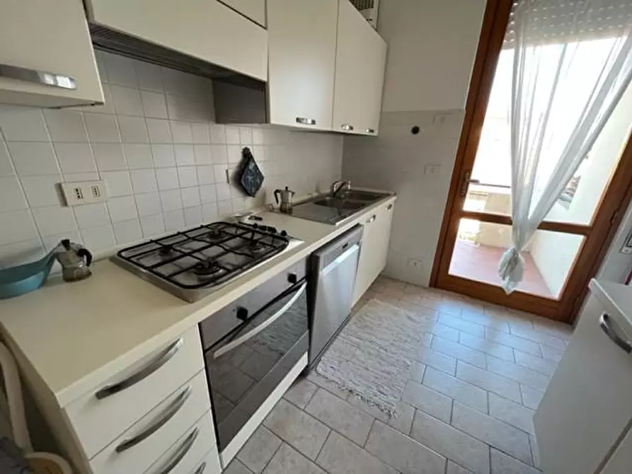 Immagine 10 di Appartamento in affitto  a Camaiore