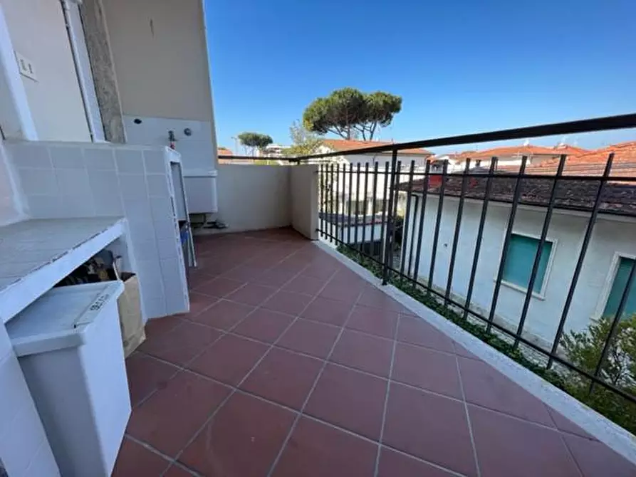 Immagine 12 di Appartamento in affitto  a Camaiore