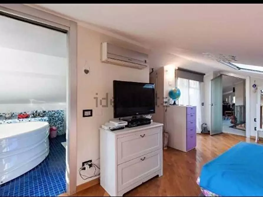 Immagine 20 di Villa in vendita  a Sarzana