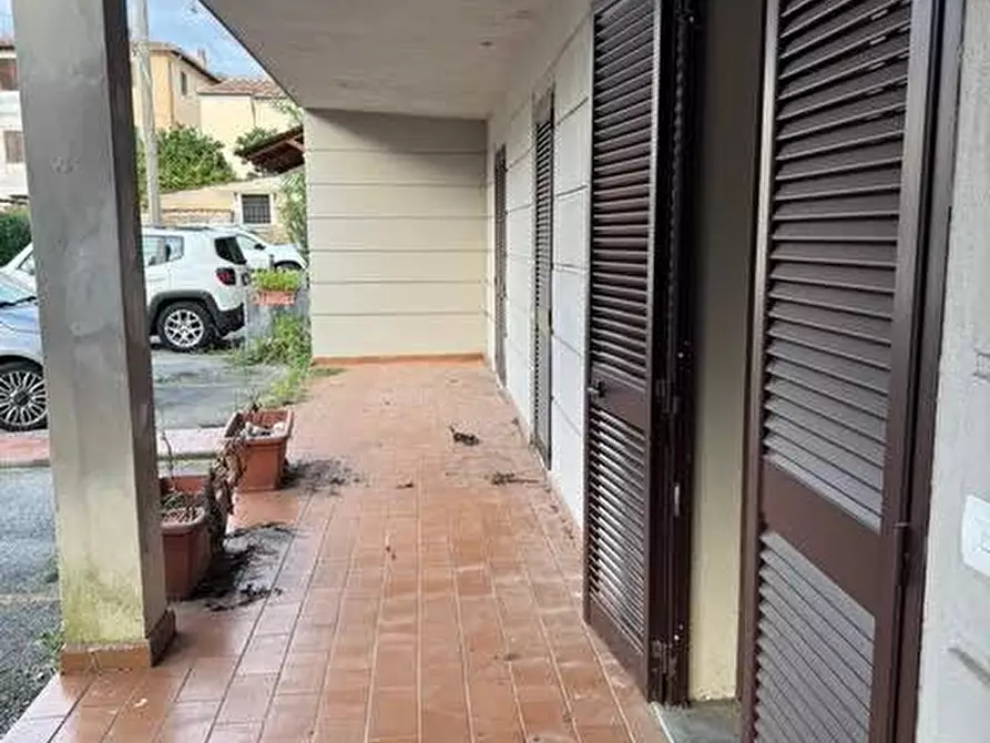 Immagine 2 di Appartamento in vendita  a Calci