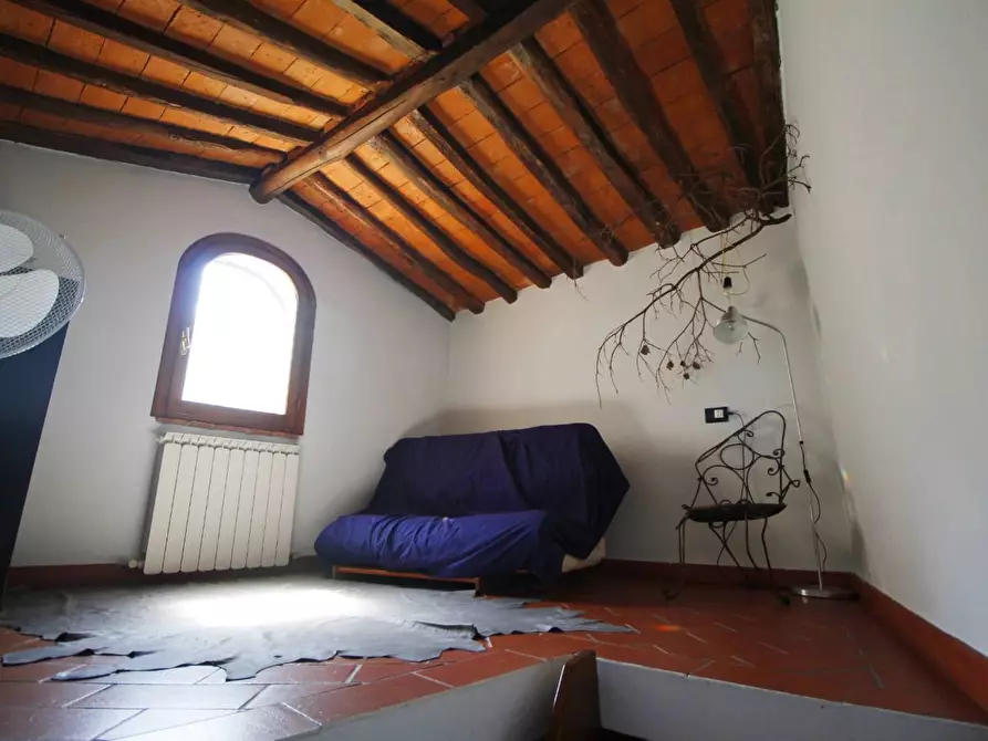 Immagine 11 di Casa colonica in vendita  a Vinci